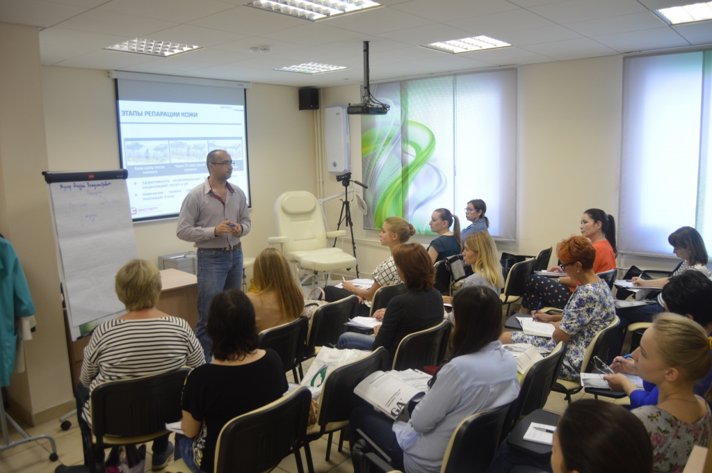 20 августа прошёл обучающий семинар, посвященный пилинговым системам Enerpeel - главным спикером мероприятия стал Андрей Владимирович Муляр